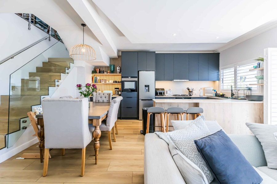 4 Bedroom Property for Sale in Sea Point Western Cape